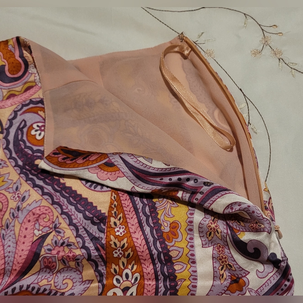 VINTAGE Y2K INC 100% Silk 2pc Set Paisley Midi Skirt & Cami Size 8  Fits 4/6 - Picture 10 of 13